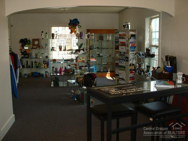 Ellingers - Commercial Sale