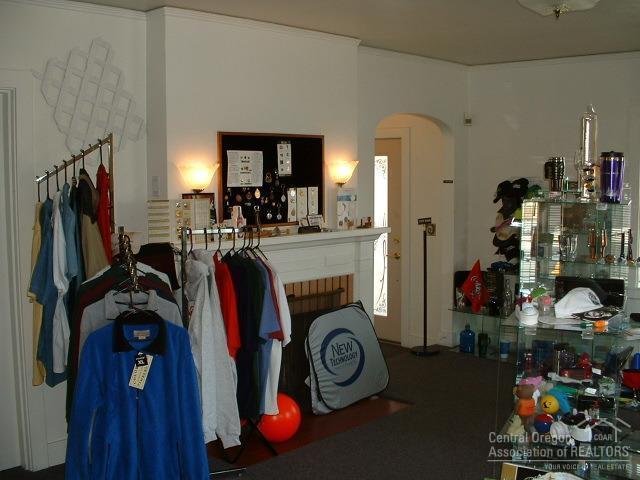 Ellingers - Commercial Sale