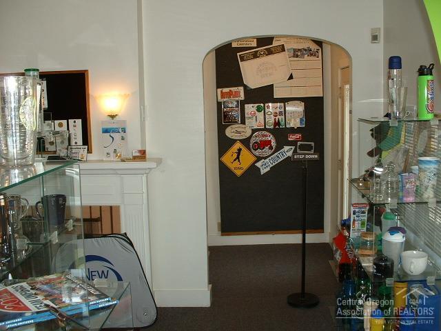 Ellingers - Commercial Sale