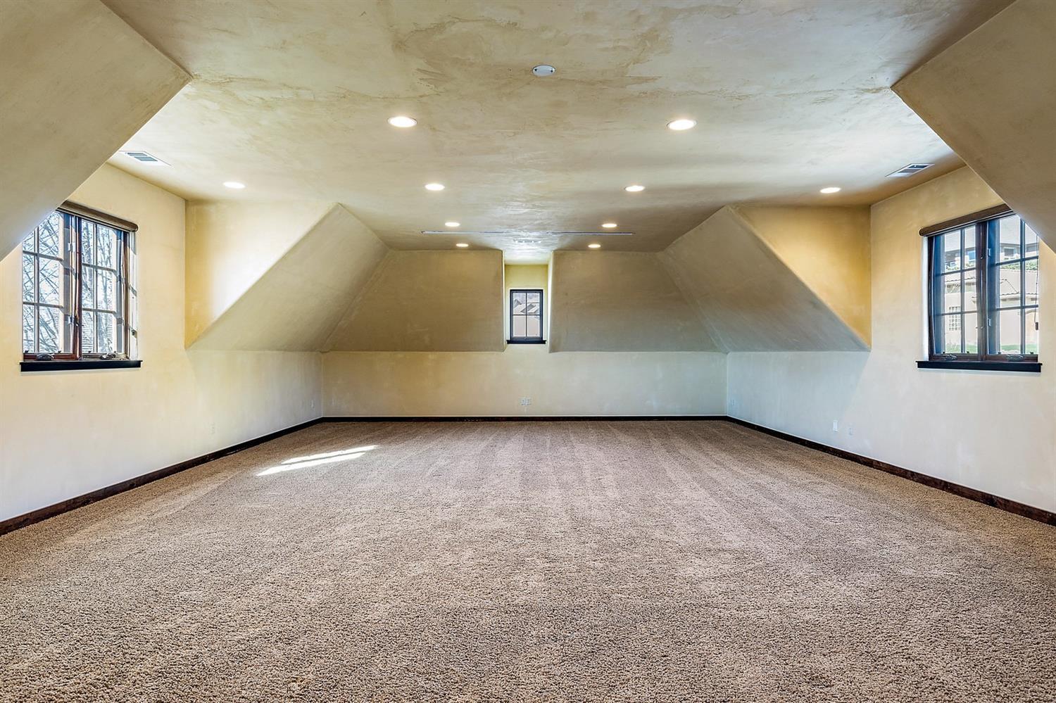 Saddle Ridge - Residential