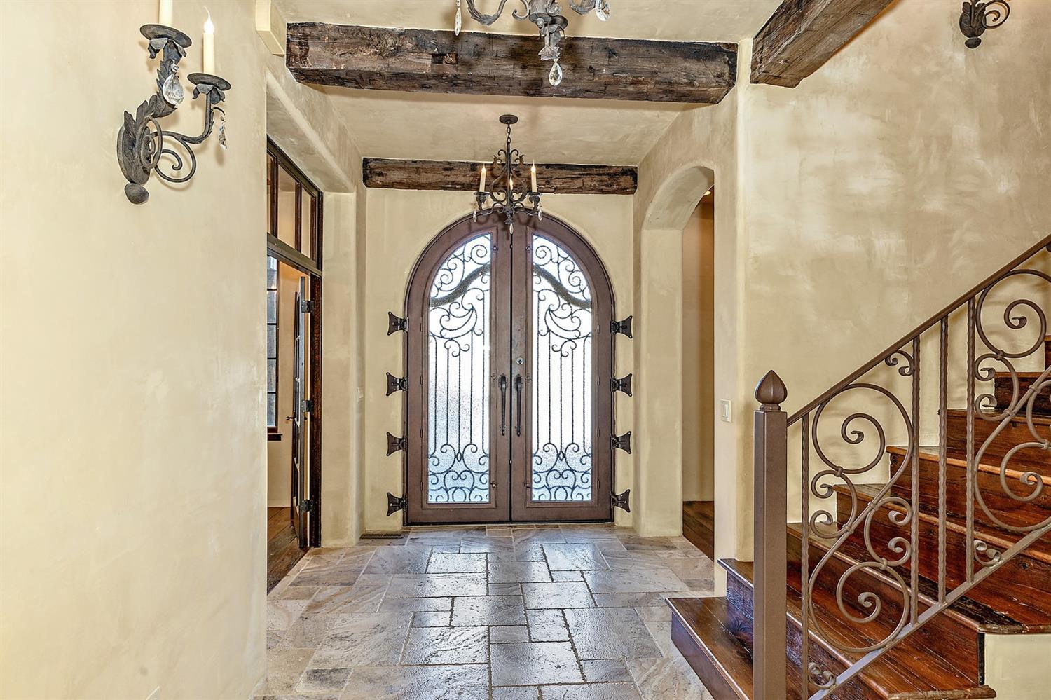 Saddle Ridge - Residential