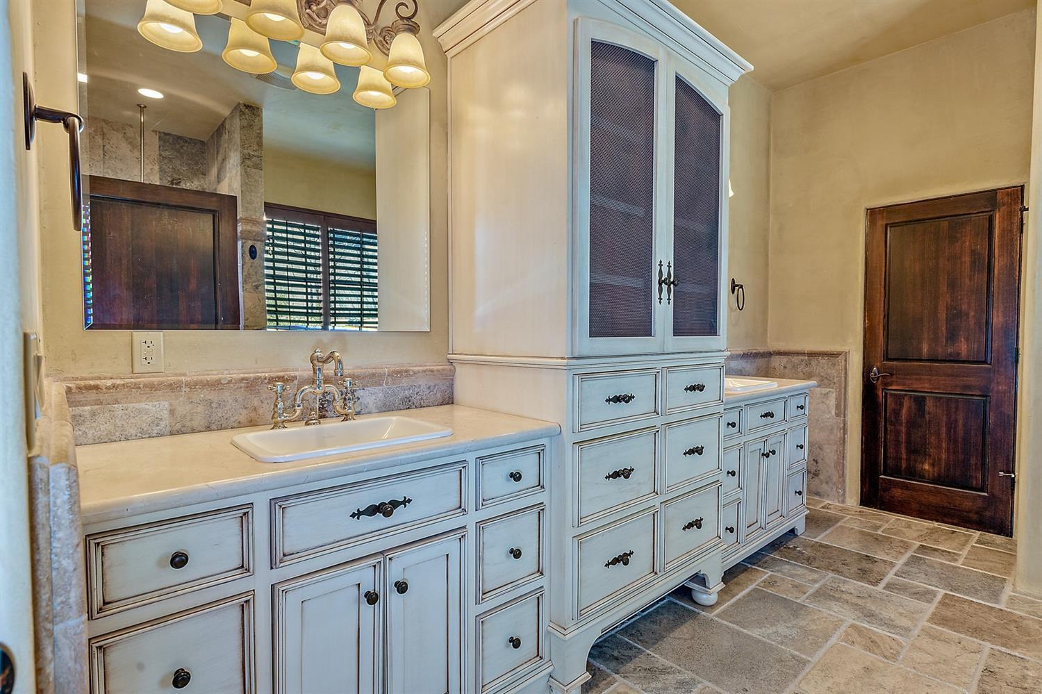 Saddle Ridge - Residential