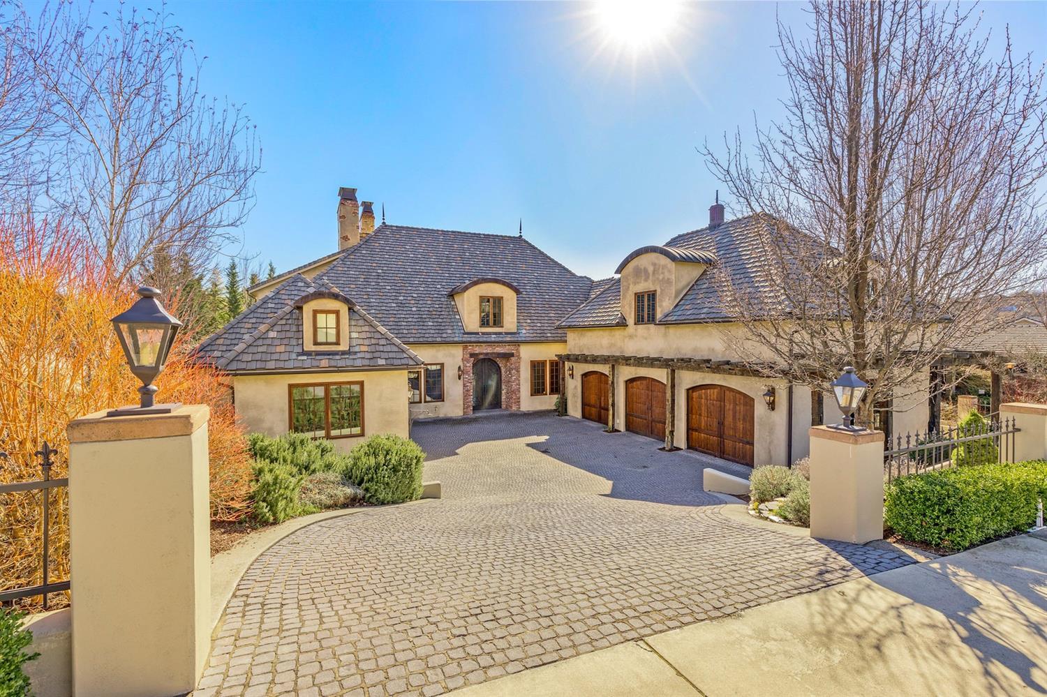 Saddle Ridge - Residential