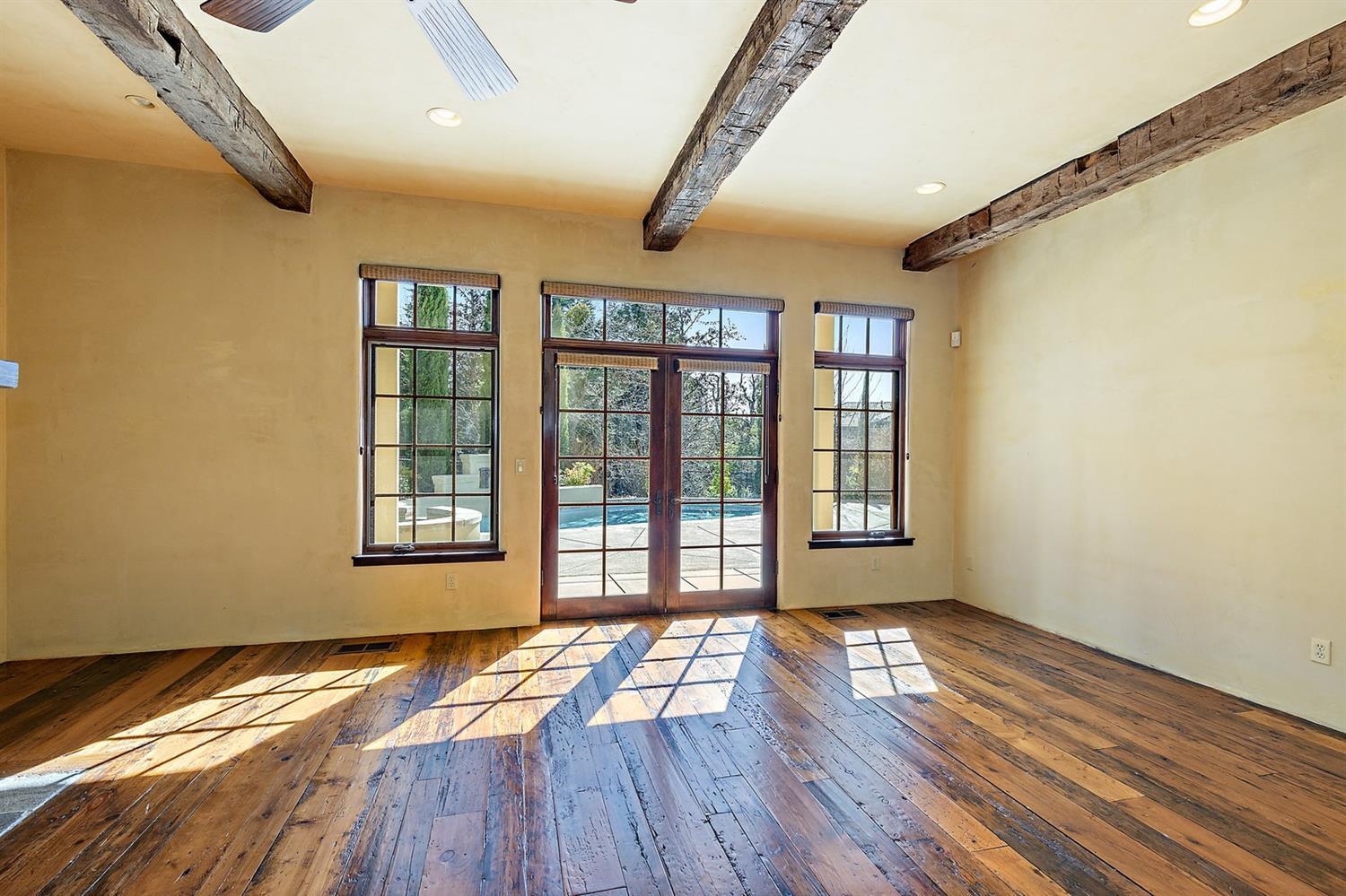 Saddle Ridge - Residential