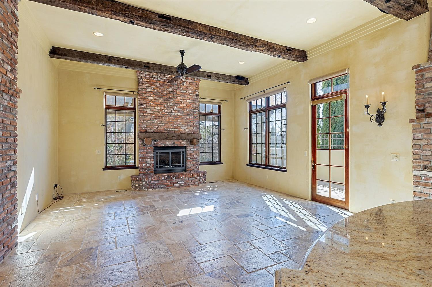 Saddle Ridge - Residential