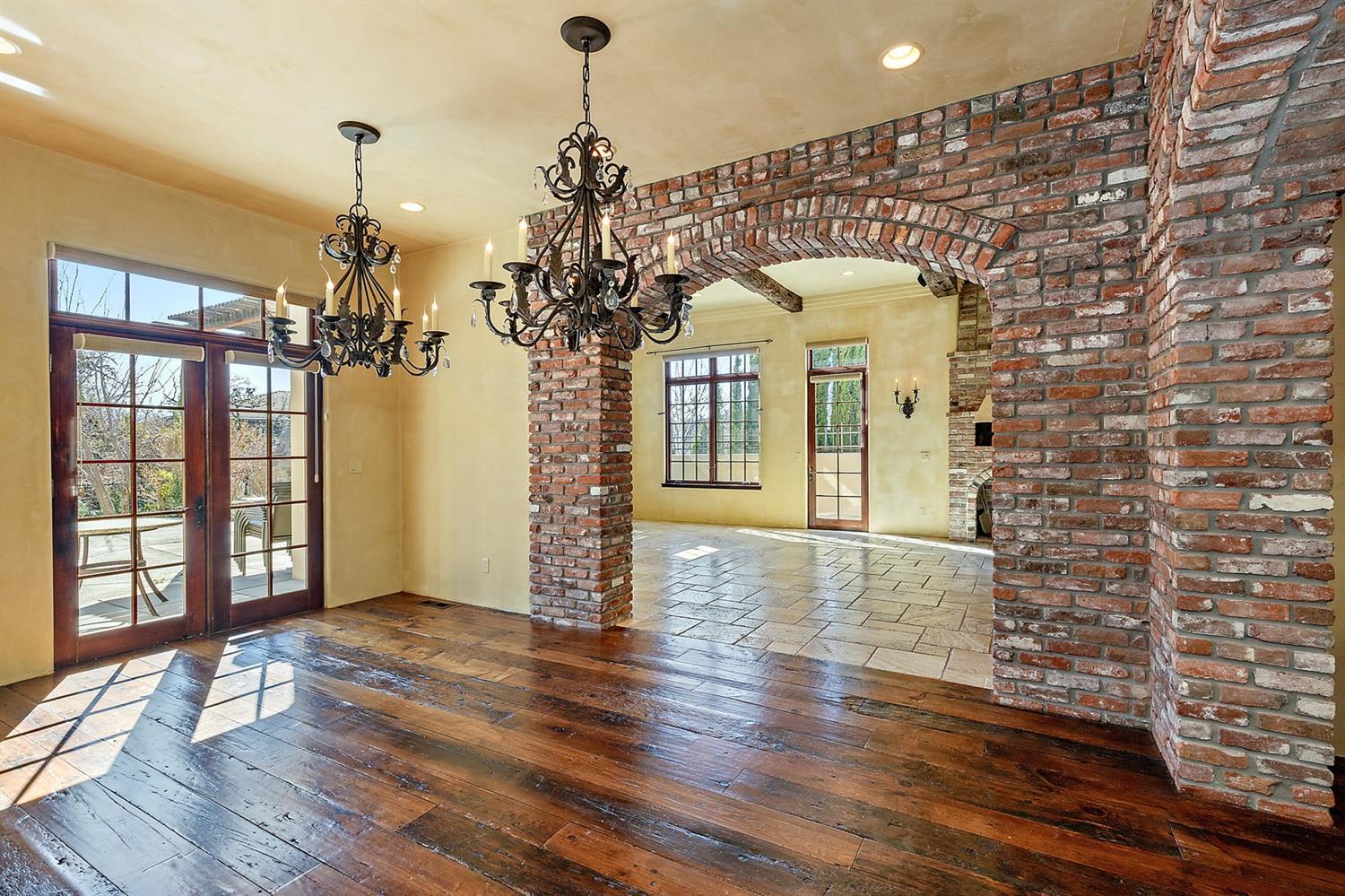 Saddle Ridge - Residential