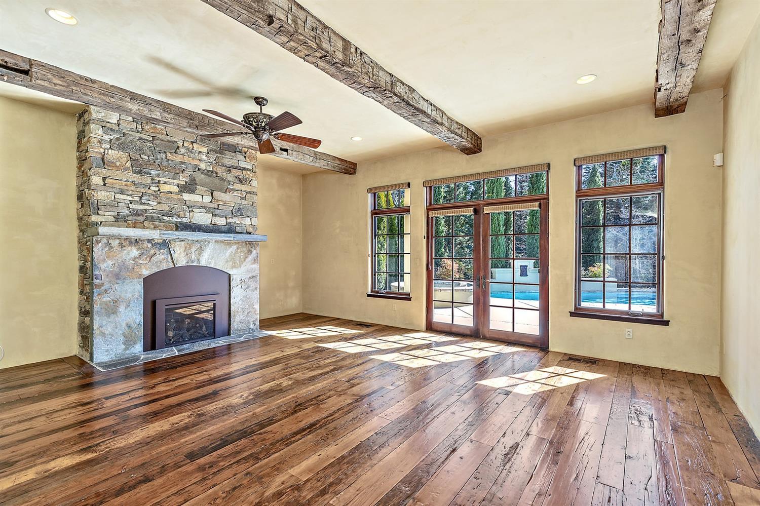 Saddle Ridge - Residential