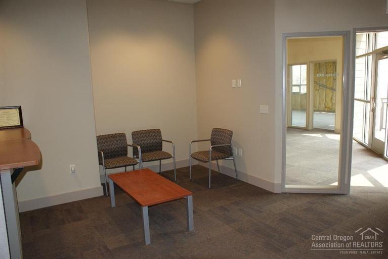 Airport Business Cen - Commercial Sale