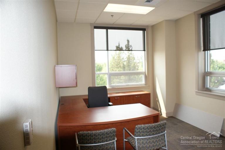 Airport Business Cen - Commercial Sale