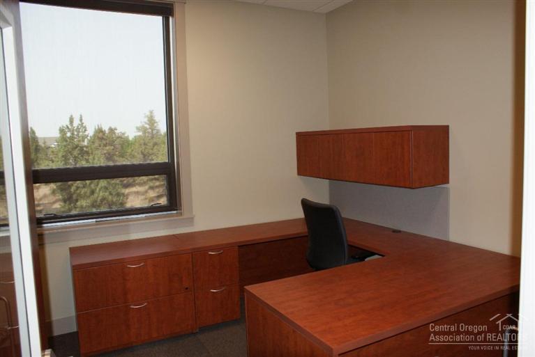 Airport Business Cen - Commercial Sale