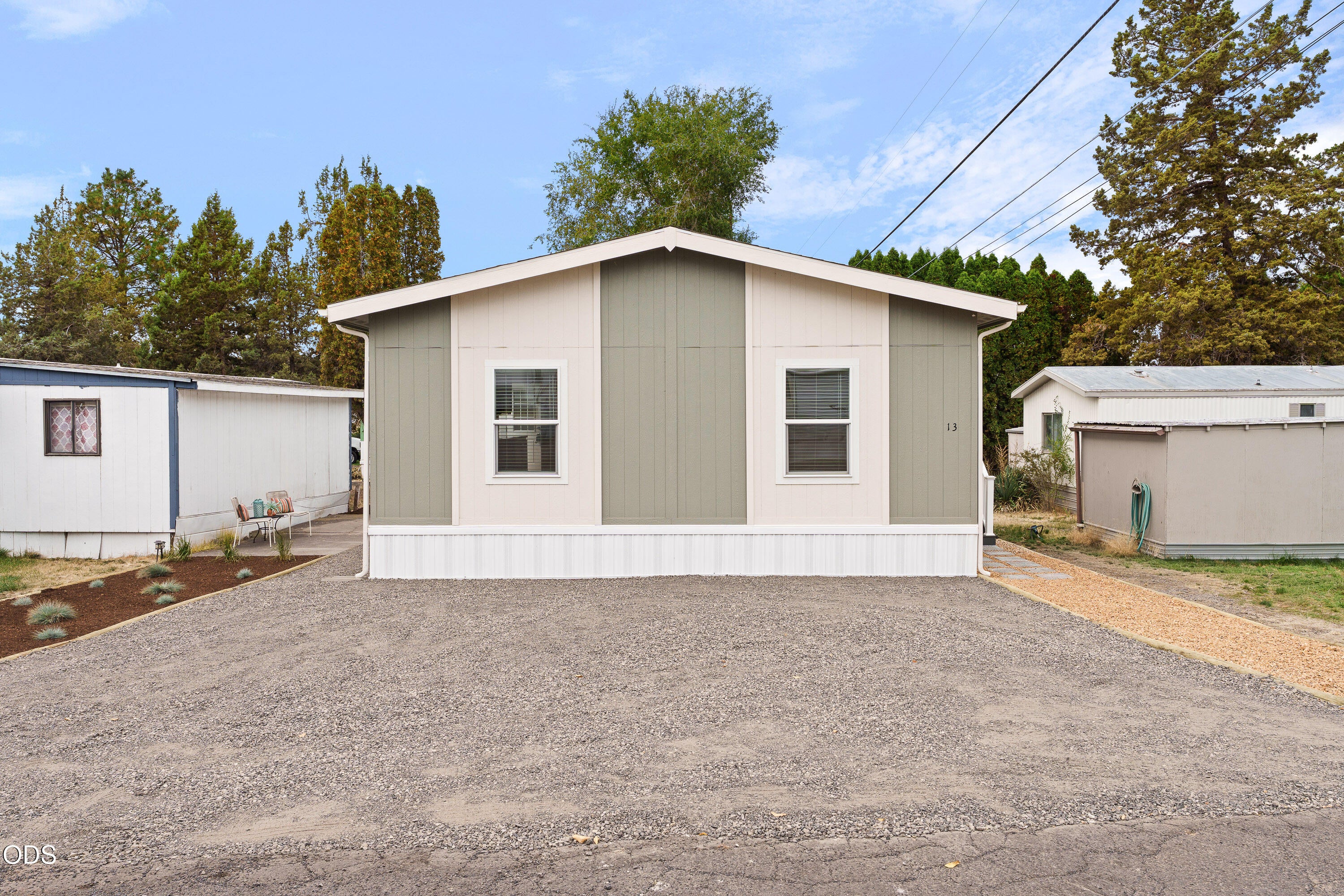 5063 S Highway 97 13