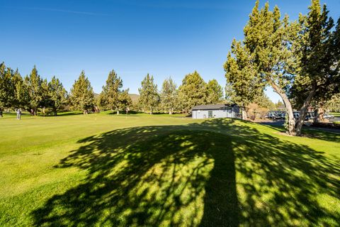 Tiny photo for 879 Golden Pheasant Drive, Redmond, OR 97756 (MLS # 220215836)