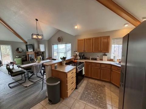 Tiny photo for 879 Golden Pheasant Drive, Redmond, OR 97756 (MLS # 220215836)