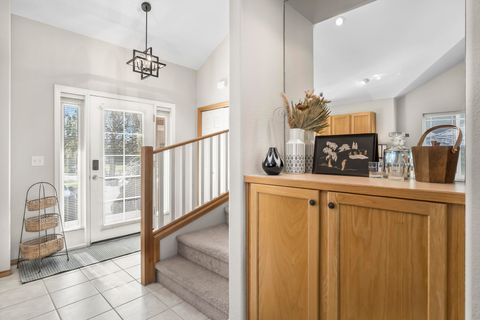 Tiny photo for 879 Golden Pheasant Drive, Redmond, OR 97756 (MLS # 220215836)