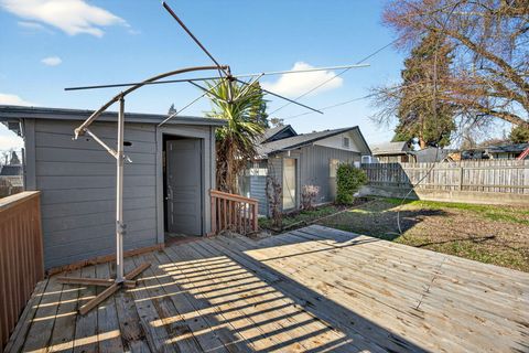 Tiny photo for 522 Pearl Street, Medford, OR 97504 (MLS # 220213846)