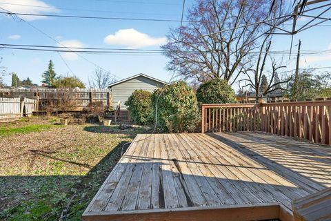 Tiny photo for 522 Pearl Street, Medford, OR 97504 (MLS # 220213846)