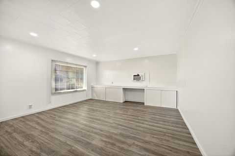 Tiny photo for 522 Pearl Street, Medford, OR 97504 (MLS # 220213846)