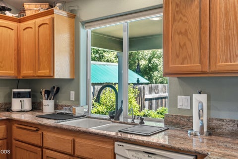 Tiny photo for 1443 Elaine Way, Medford, OR 97501 (MLS # 220223448)