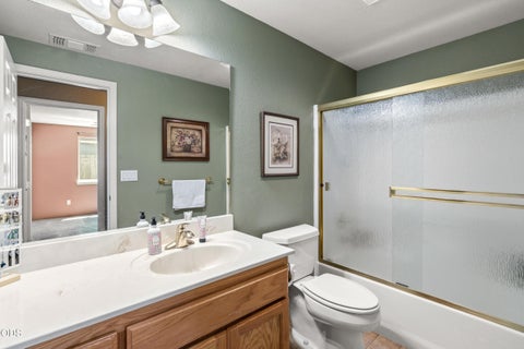 Tiny photo for 1443 Elaine Way, Medford, OR 97501 (MLS # 220223448)
