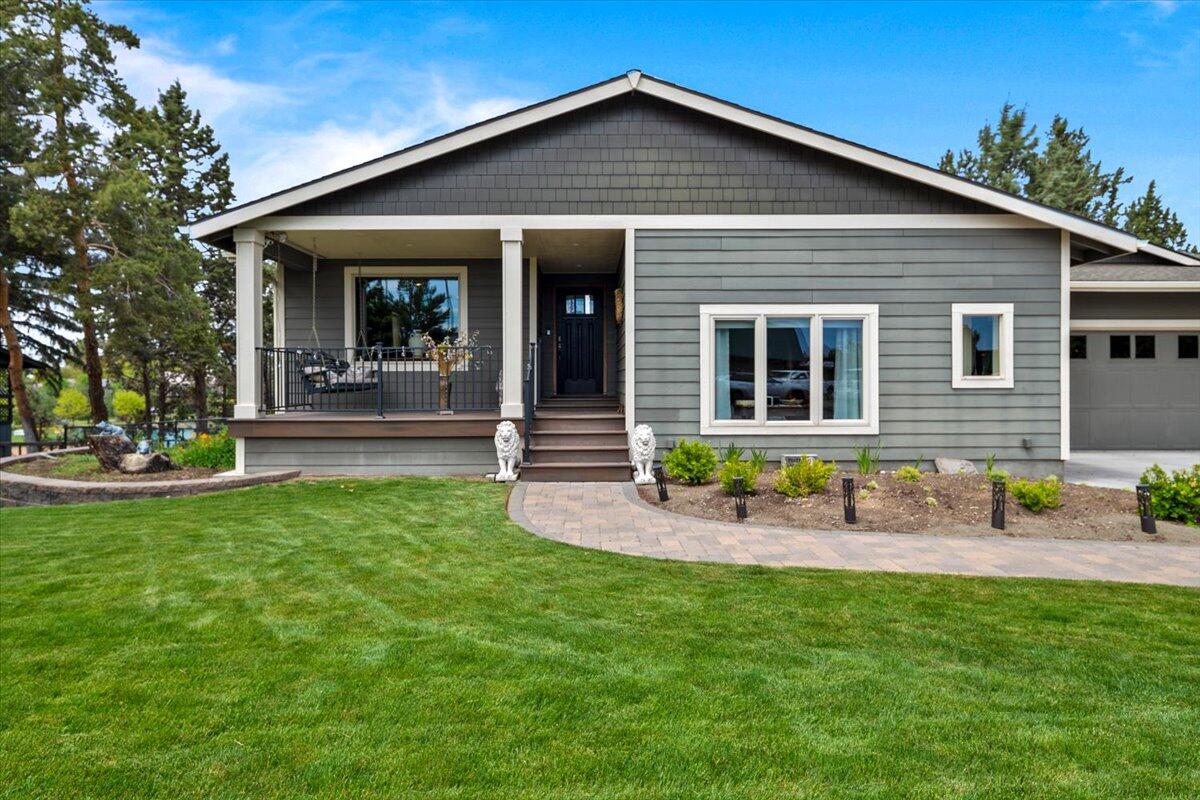 1725 SW Parkway Drive