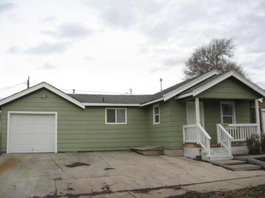 Like New Home. This 2 Bedroom 1 Bath Home Has Been Updated Thruout. Newly Paint On Inside And Out. Updated Appliances. Very Nice Oak Cabinetry. New Flooring. Newer Gas Furnace And Water Heater. Has Beautiful And Large Back Yard. Good Parking Including A Finished Garage. This Home Is In Move In Condition.