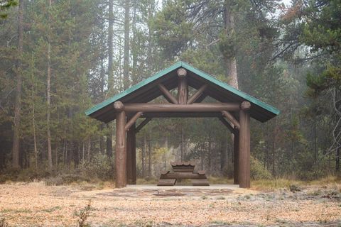 Tiny photo for 56053 School House Road, Bend, OR 97707 (MLS # 220174073)