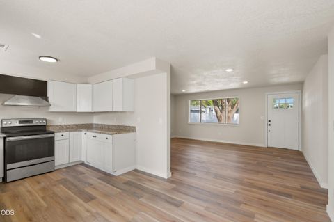 Tiny photo for 2417 Flanders Street, White City, OR 97503 (MLS # 220222961)