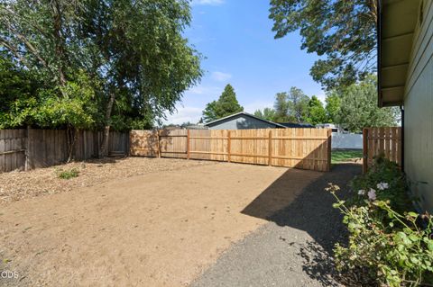 Tiny photo for 2417 Flanders Street, White City, OR 97503 (MLS # 220222961)