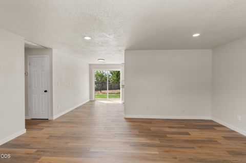 Tiny photo for 2417 Flanders Street, White City, OR 97503 (MLS # 220222961)