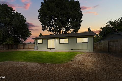 Tiny photo for 2417 Flanders Street, White City, OR 97503 (MLS # 220222961)