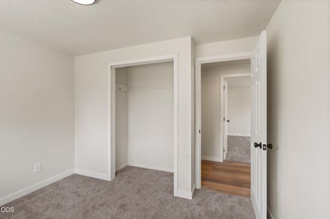 Tiny photo for 2417 Flanders Street, White City, OR 97503 (MLS # 220222961)