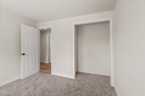 Tiny photo for 2417 Flanders Street, White City, OR 97503 (MLS # 220222961)