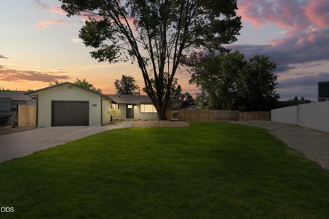Photo of 2417 Flanders Street, White City, OR 97503 (MLS # 220222961)