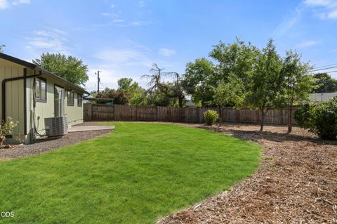 Tiny photo for 2417 Flanders Street, White City, OR 97503 (MLS # 220222961)