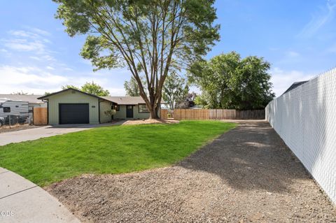 Tiny photo for 2417 Flanders Street, White City, OR 97503 (MLS # 220222961)