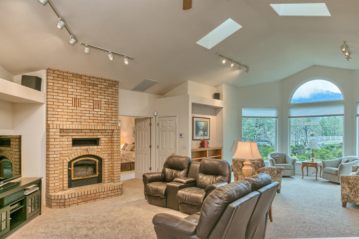 Country Hills Estates - Residential