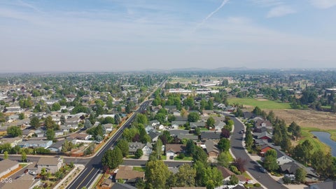 Tiny photo for 2227 SW Newberry Court, Redmond, OR 97756 (MLS # 220227451)