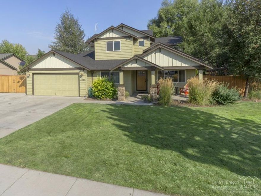 This gorgeous home is a true designers delight & offers it all! Home features an open floor plan w/multiple living & dining spaces, a large .21 acre fenced & landscaped lot, expansive RV Parking, as well as a 3 car tandem garage which has been partially converted into a bonus. Upgrades include a kitchen remodel, concrete counters, stainless steel appl, new int. paint, fixtures, etc. Don't miss the opportunity to own in this lovely established neighborhood near the Canyon & w/in min to Parks, Trails & Shops.