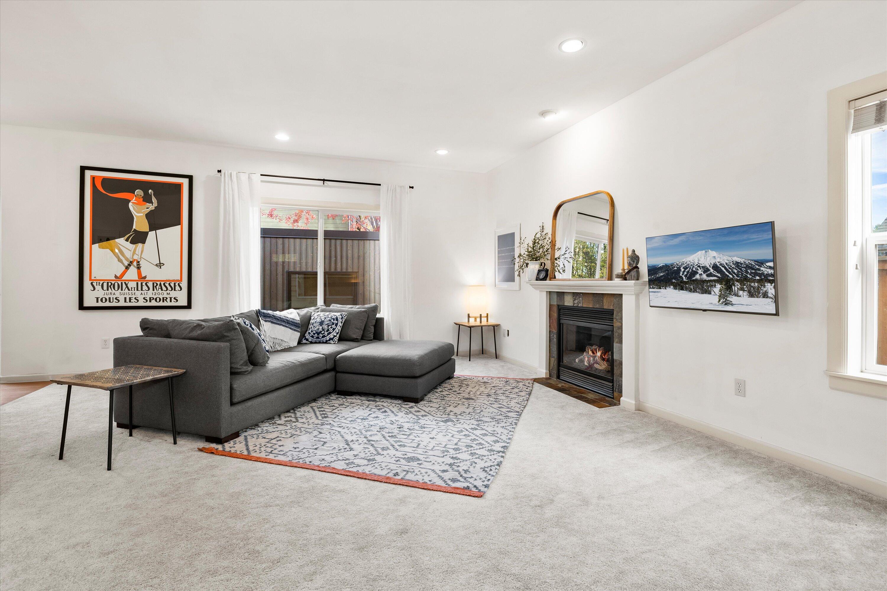 1512 NE Quiet Ridge Lane