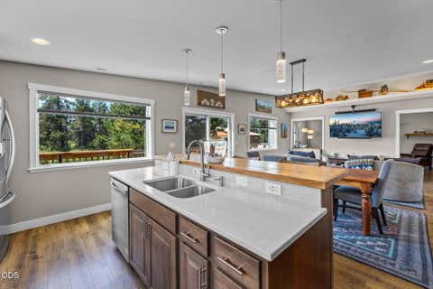 Tiny photo for 16732 Contorta Place, La Pine, OR 97739 (MLS # 220226095)