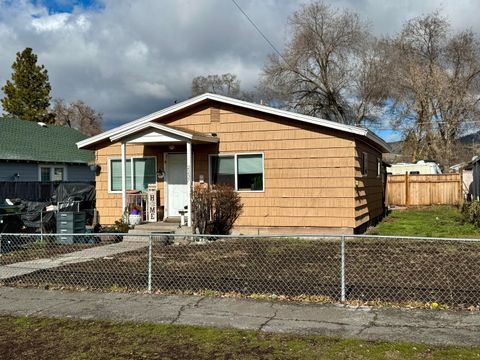 Photo of 2237 Wantland Avenue, Klamath Falls, OR 97601 (MLS # 220215434)