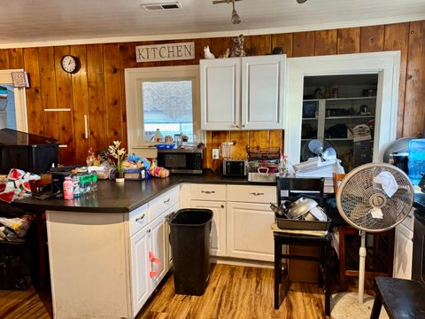 Tiny photo for 2237 Wantland Avenue, Klamath Falls, OR 97601 (MLS # 220215434)