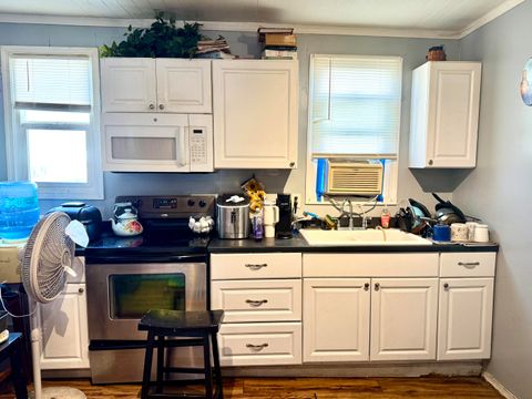 Tiny photo for 2237 Wantland Avenue, Klamath Falls, OR 97601 (MLS # 220215434)