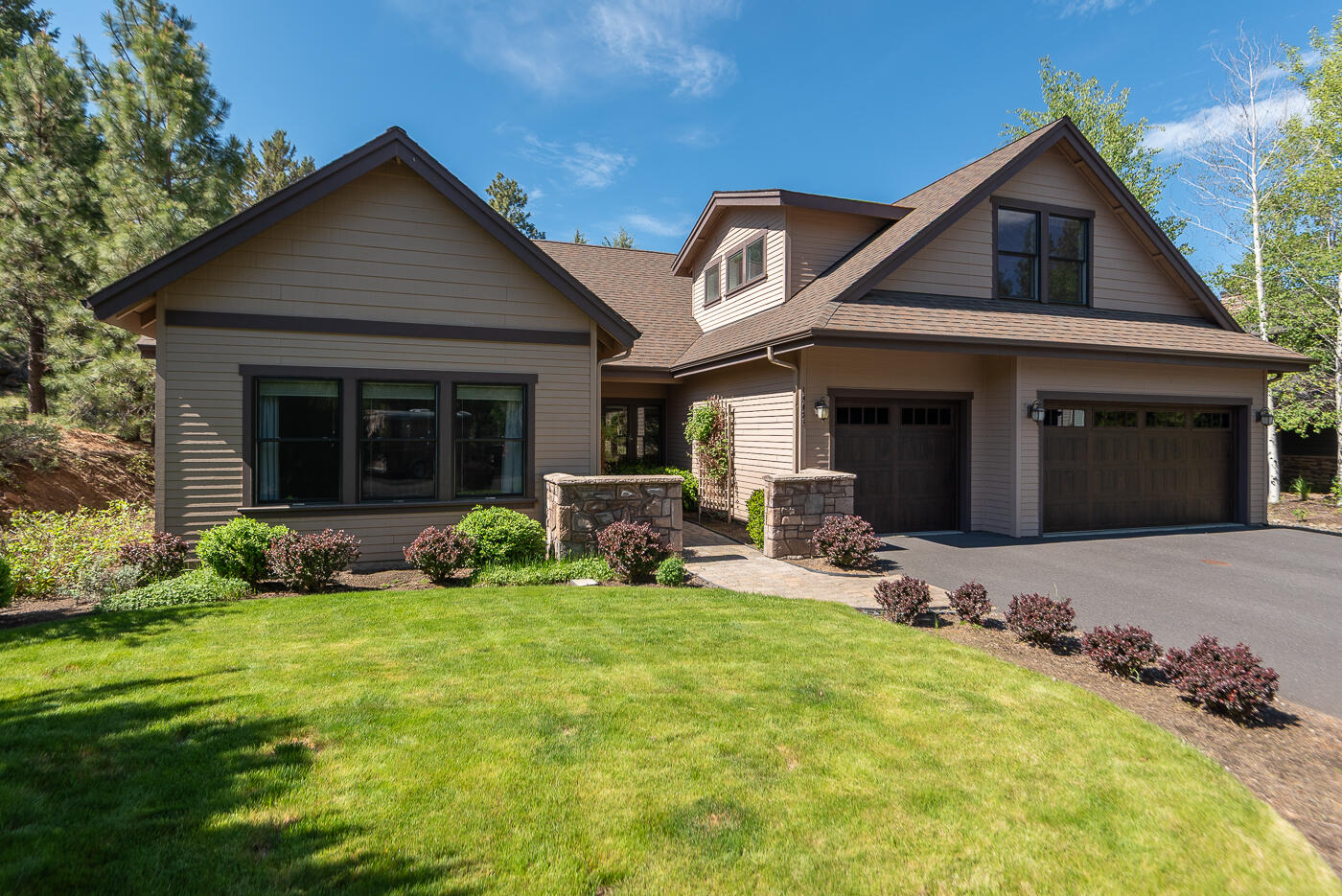 19085 Mt Hood Place