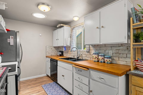 Tiny photo for 533 NW D Street, Grants Pass, OR 97526 (MLS # 220223528)