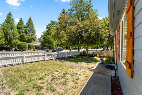 Tiny photo for 533 NW D Street, Grants Pass, OR 97526 (MLS # 220223528)