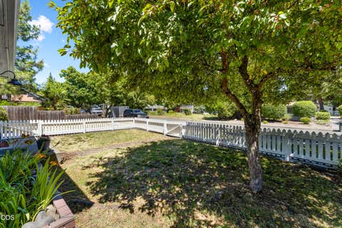 Tiny photo for 533 NW D Street, Grants Pass, OR 97526 (MLS # 220223528)