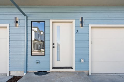 Tiny photo for 2024 Sunset Drive #3, Medford, OR 97501 (MLS # 220217668)