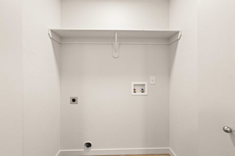 Tiny photo for 2024 Sunset Drive #3, Medford, OR 97501 (MLS # 220217668)