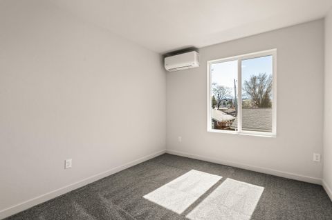 Tiny photo for 2024 Sunset Drive #3, Medford, OR 97501 (MLS # 220217668)